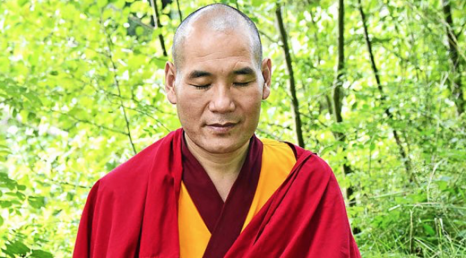 Nhà sư Phật giáo Tây tạng Phakyab Rinpoche