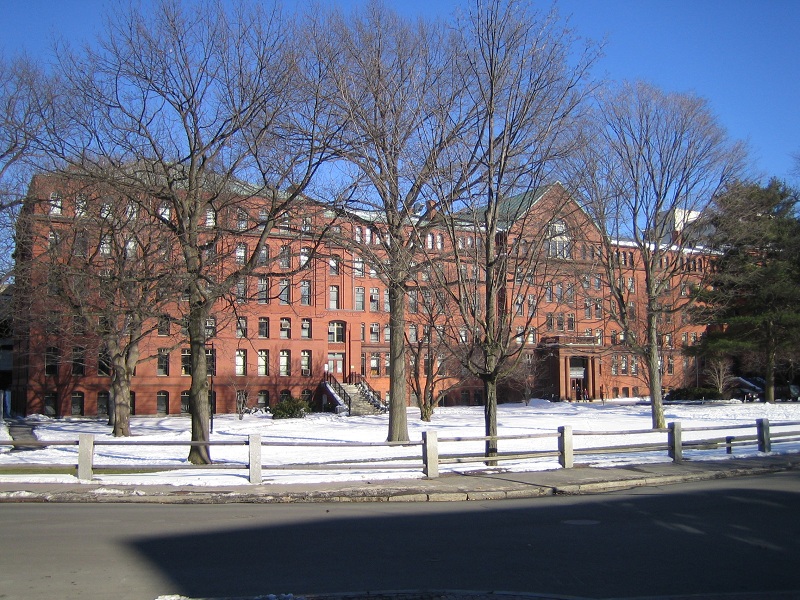 Đại học Harvard đứng đầu danh sách các trường tốt nhất thế giới 14 năm liên tiếp (Ảnh: Wikipedia)