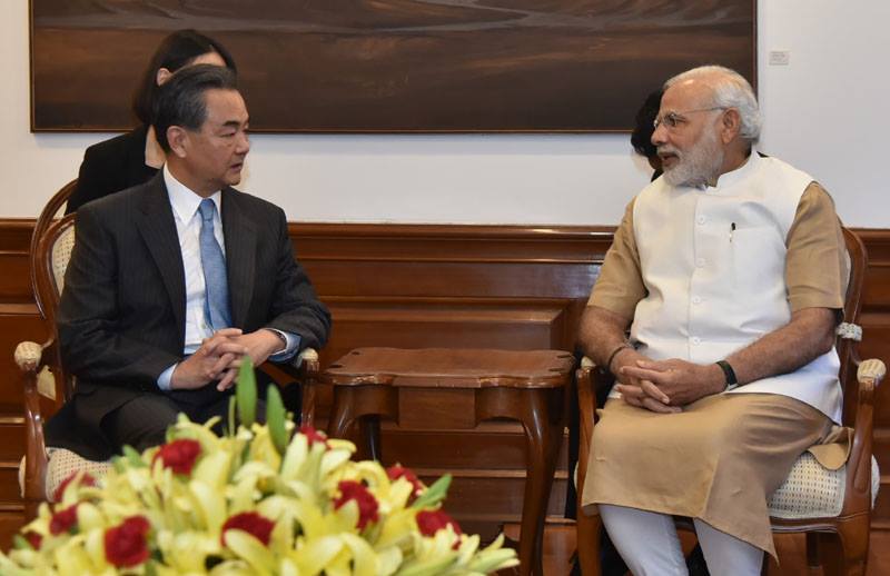 Ngoại trưởng Trung Quốc Vương Nghị và Thủ tướng Ấn Độ Narendra Modi 