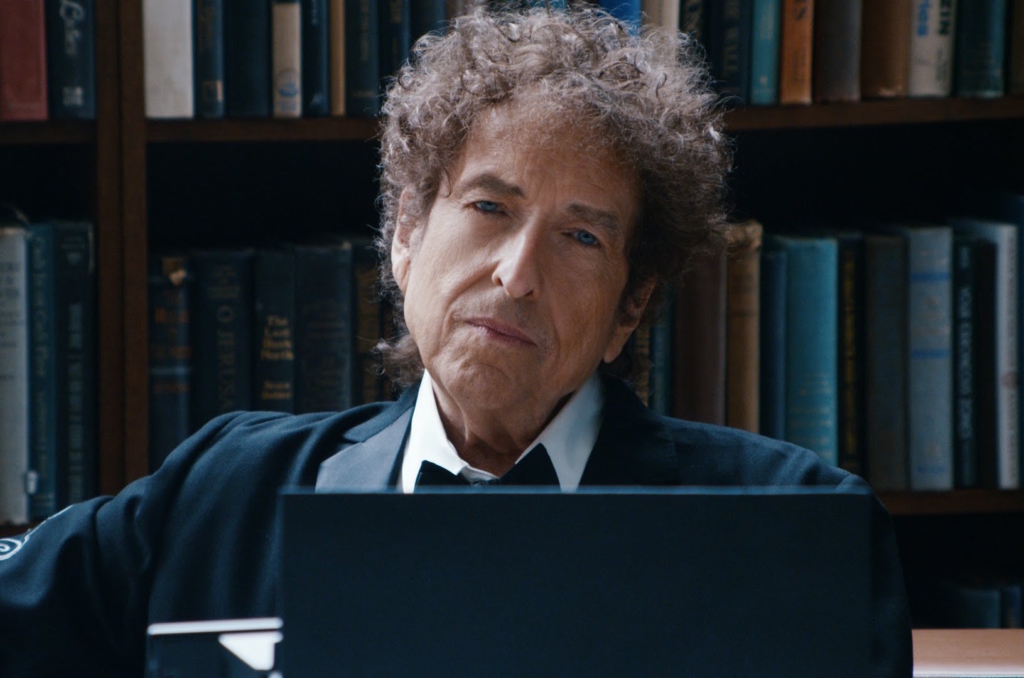 Ca nhạc sĩ Bob Dylan, người Mỹ (Ảnh qua scoopwhoop.com)