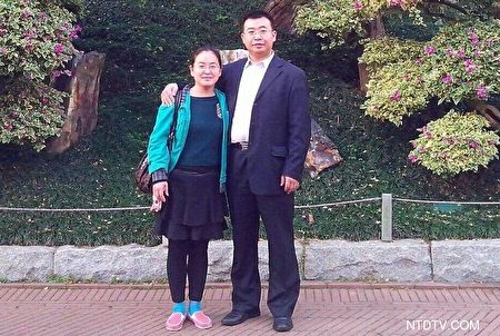 Chị Kim Biến Linh cho biết, “sự kiện 709” cho thấy chính quyền Trung Quốc rất sợ các luật sư. Hình chụp chung Giang Thiên Dũng và Kim Biến Linh.