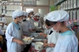 Nhật Bản đã làm gì sau khi xảy ra sự cố an toàn thực phẩm trường học?