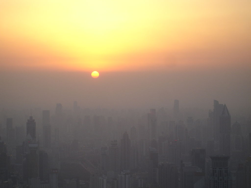 Sương mù ô nhiễm tại Trung Quốc đại lục ngày càng nghiêm trọng (Ảnh: Wikimedia).