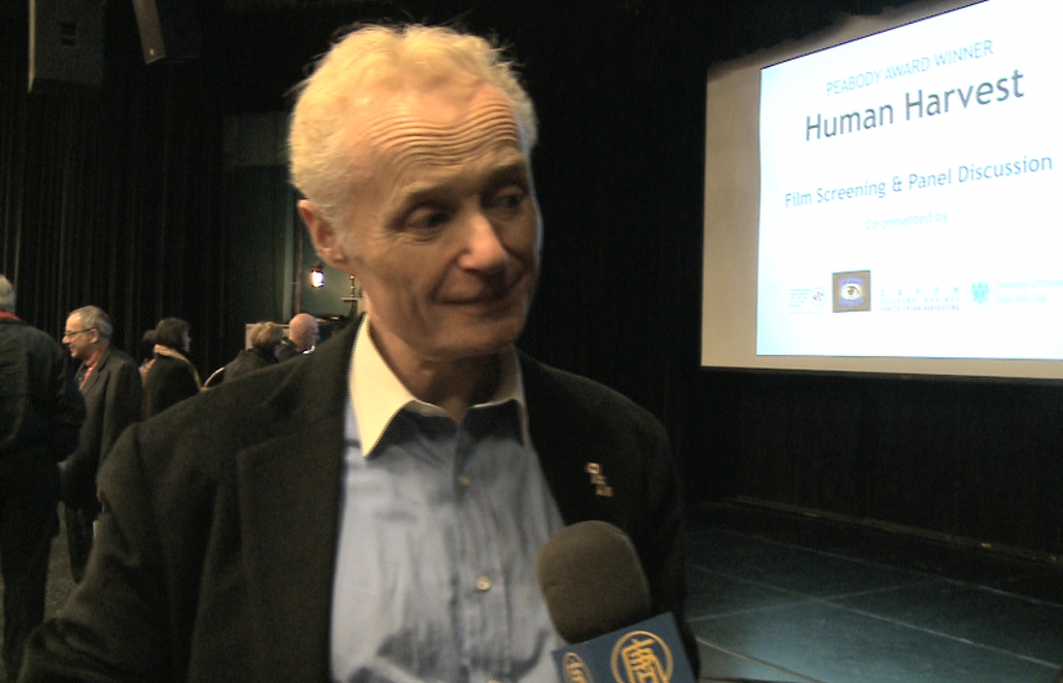 Ông Brian Lee Crowley, giám đốc điều hành của Viện Macdonald-Laurier, đã tham dự buổi trình chiếu phim "Thu hoạch Nhân thể " tại Đại học Ottawa vào ngày 6 tháng 4 năm 2017. (NTD Television)