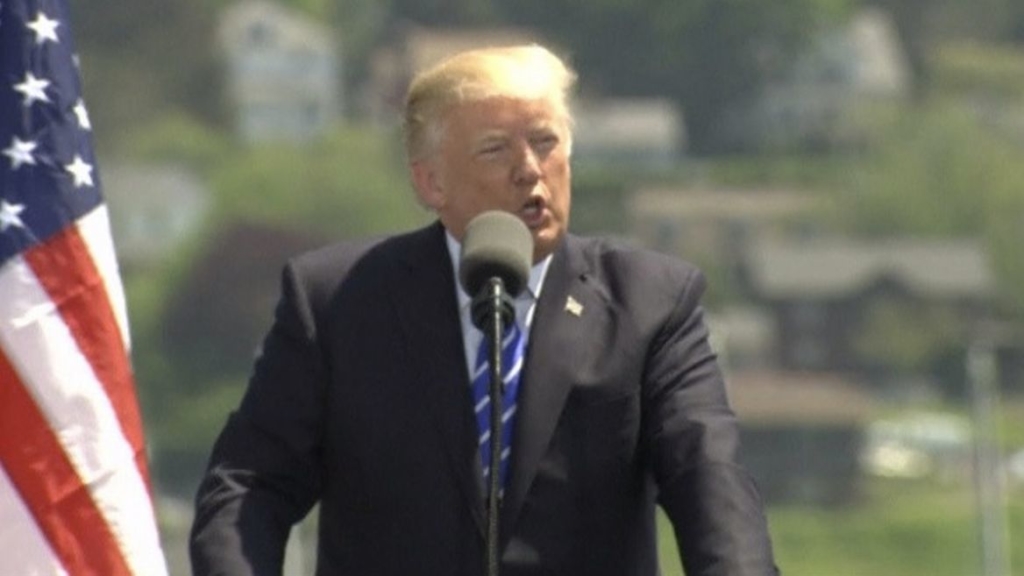 Donald Trump phát biểu tại Học viện Cảnh sát Connecticut (Ảnh chụp video)