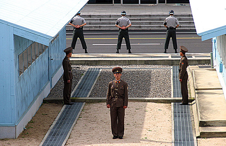 Giới tuyến phi quân sự DMZ giữa Triều Tiên và Hàn Quốc.