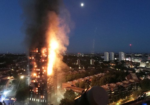(Hình ảnh vụ hỏa hoạn tại tòa nhà chung cư 27 tầng)