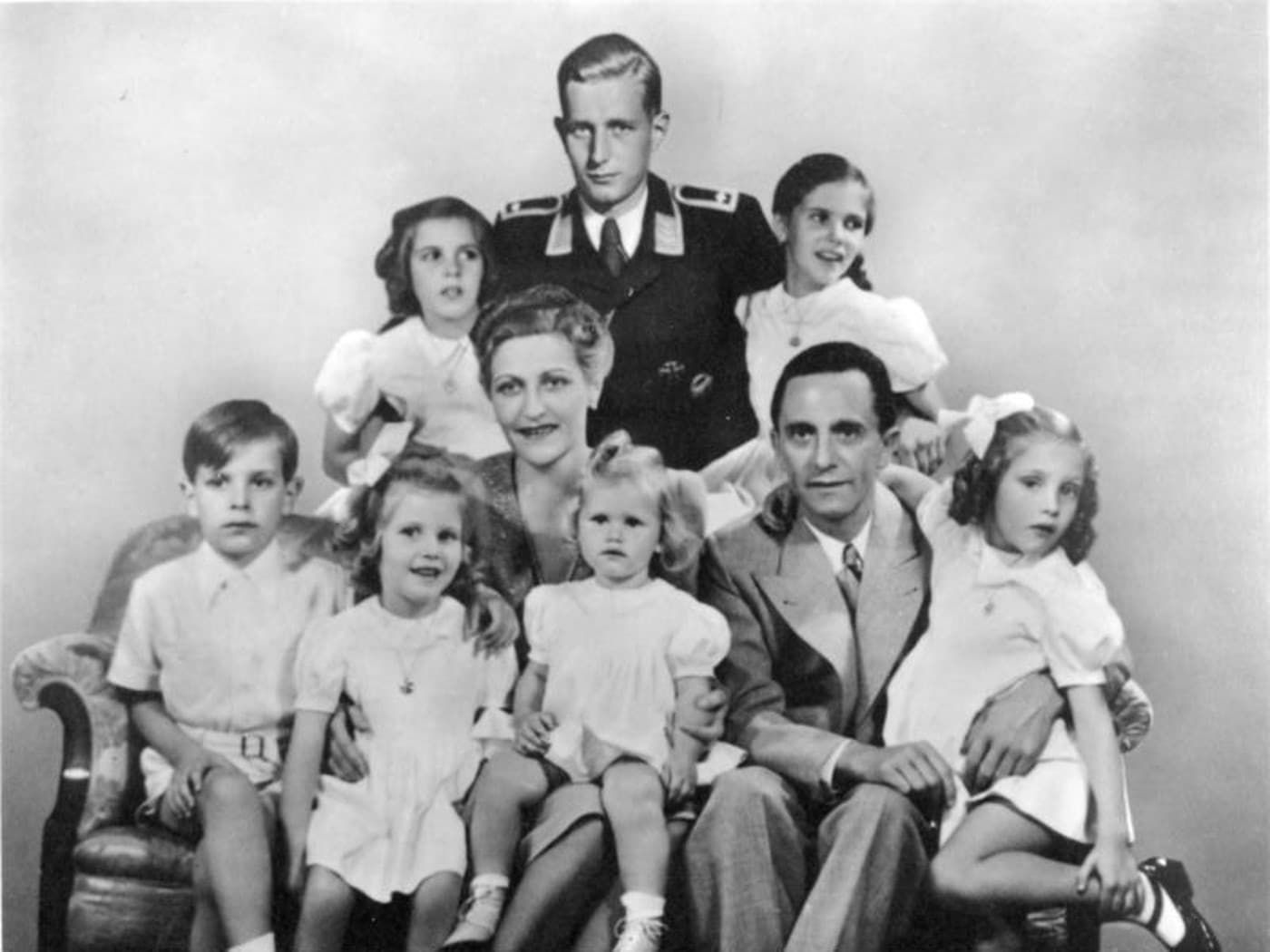 Bundesarchiv Bild 146 1978 086 03 Joseph Goebbels mit Familie