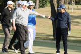 Trump cho golf voi Abe