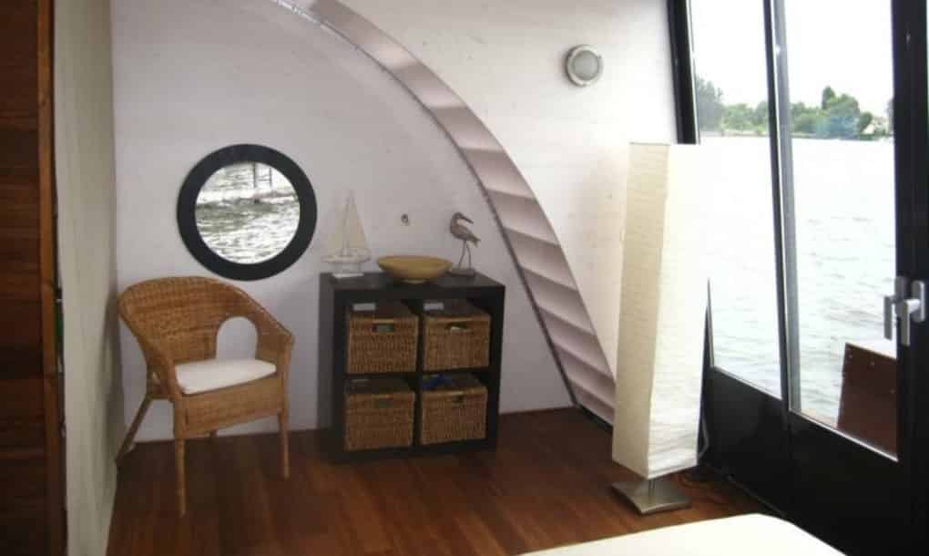 Nautilus Houseboat lead 7