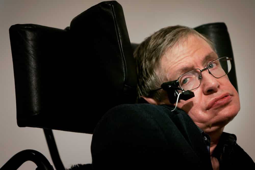 Stephen Hawking về tương lai nhân loại