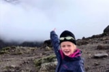 Cô bé 7 tuổi chinh phục đỉnh Kilimanjaro để được 'gần với cha'