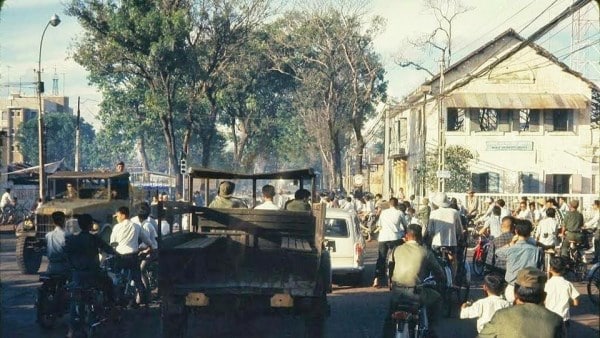 Hồng Thập Tự - Một trong vài con đường xưa nhất Sài Gòn hoa lệ