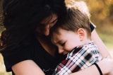 8 câu cha mẹ cần hỏi khi trẻ phạm lỗi, nổi giận không phải là yêu thương con