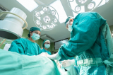 'Ca phẫu thuật ở Mỹ khiến tôi hiểu được sự khác biệt giữa y tế Trung-Mỹ'