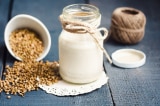 7 loại sữa từ hạt tốt cho sức khỏe có thể thay sữa bò