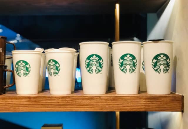 Starbucks sẽ thử nghiệm dùng ly cà phê có thể tái chế