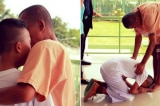 Con trai bật khóc và quỳ xuống trước người cha là tù nhân
