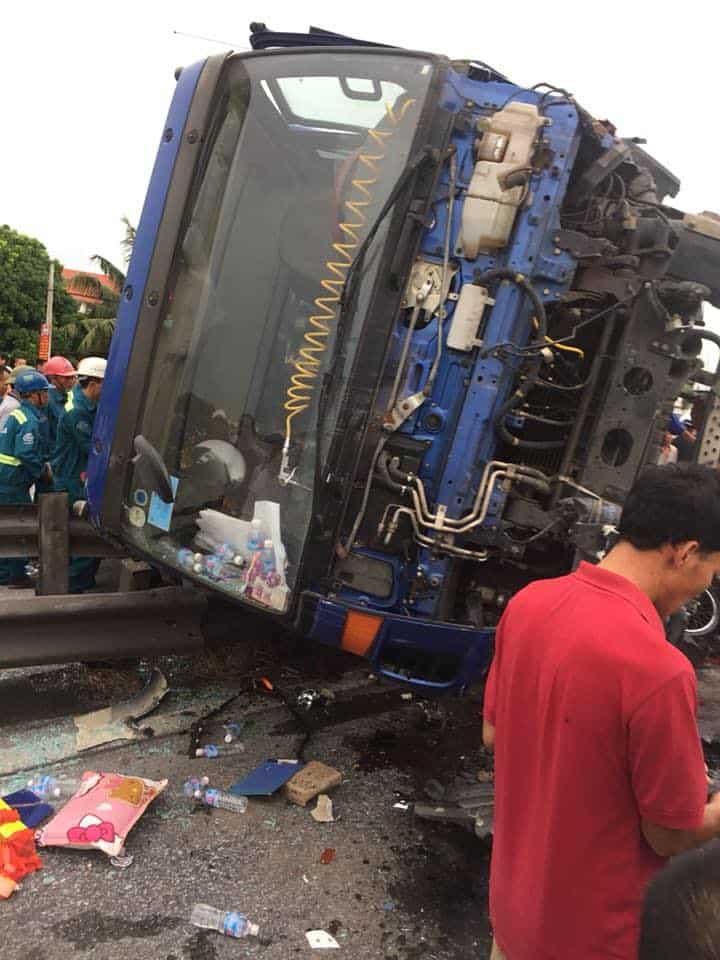 xe tải lật đè chết 5 người, tai nạn thảm khốc tại Hải Dương