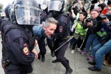 Đàn áp biểu tình hôm 3/8, cảnh sát Nga bắt giữ hơn 800 người