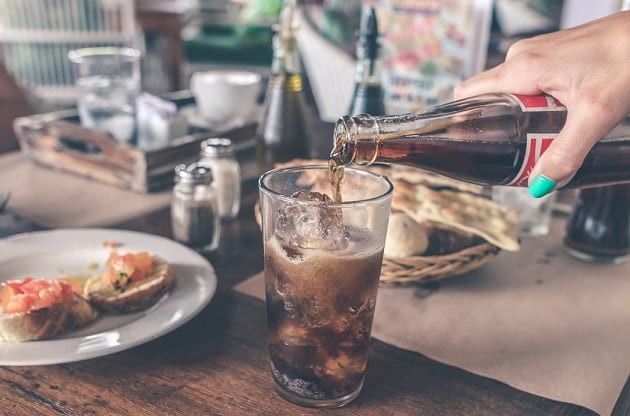 soda, đồ uống gây hại nhất đối với người mắc bệnh khớp