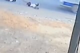 học sinh bị văng xuống đường từ xe đưa đón, Đồng Nai