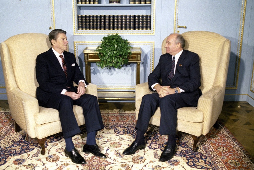 Mikhail Gorbachev and Ronald Reagan talk
