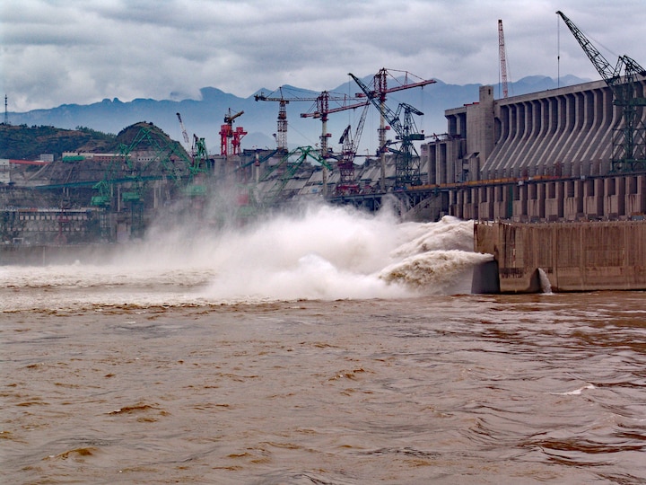  Một góc công trình đập Tam Hiệp trên sông Dương Tử. (Ảnh: Thomas Barrat/Shutterstock).