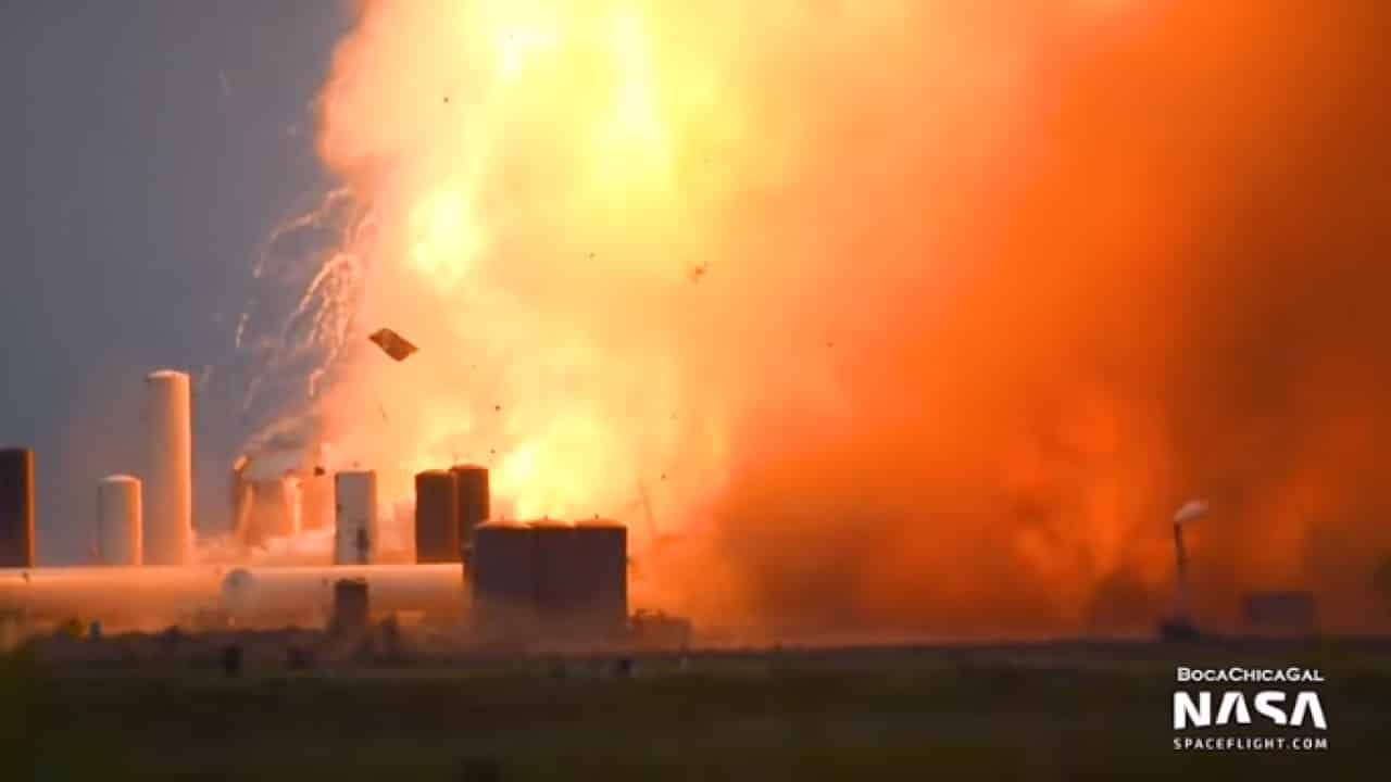 Video: Nguyên mẫu Starship của SpaceX bỗng nổ tung khi đang thử nghiệm