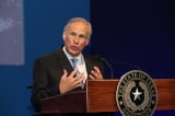 Thống đốc Texas ký luật cấm quy định bắt buộc tiêm vắc-xin COVID-19