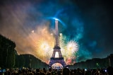 800px Feu dartifice du 14 juillet 2017 depuis le champ de Mars à Paris devant la Tour Eiffel Bastille day 2017 35118978683