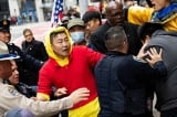 APEC: Ít nhất 40 người biểu tình chống ĐCSTQ bị nhóm thân cộng tấn công