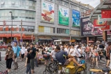 Chợ bán buôn quần áo nổi tiếng ở Thượng Hải vắng tanh
