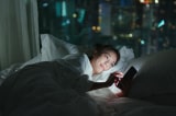 Tắt các thiết bị điện tử trong phòng ngủ để bảo vệ sức khỏe