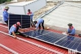 Bộ Công thương giữ đề xuất điện mặt trời mái nhà dùng thừa được bán 0 đồng