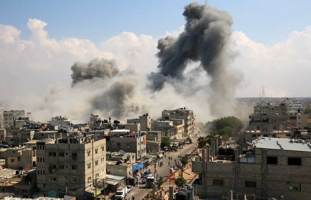Dải Gada dưới đợt không kích của Israel. (Ảnh: Anas-Mohammed, Shutterstock)