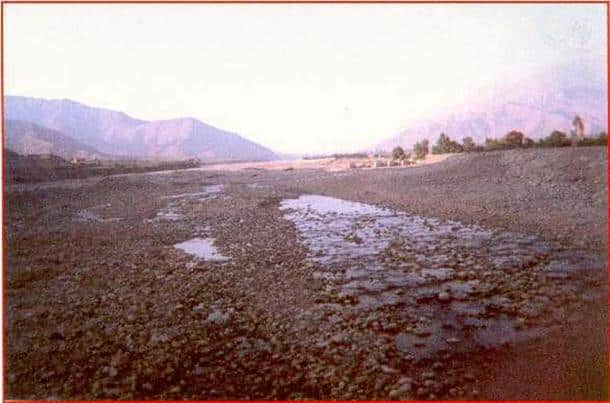 Dòng Rio Ica trong mùa khô cạn, 1999.