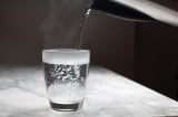 12 lợi ích của việc “uống nhiều nước ấm”