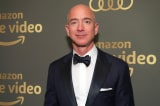 Jeff Bezos vẫn sử dụng chiếc bàn làm việc tự chế từ những ngày khởi nghiệp Amazon