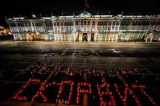 Nga treo cờ rủ, thắp nến tưởng niệm nạn nhân vụ tấn công vào nhà hát tại Moscow