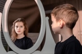 Vội vàng chuyển giới ở trẻ em – Sai lầm phải hối hận cả đời khi trưởng thành