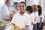 Cậu bé 11 tuổi gây quỹ trả nợ tiền ăn trưa cho các bạn ở trường